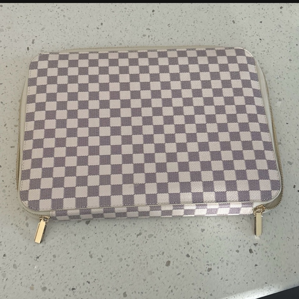 classic checkered portfolio ipad brief